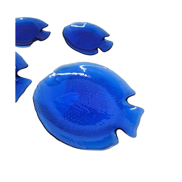 4 Pc Cobalt Blue Fish Plates Glass 2 Snack 2 Large Serving Plates France - Picture 8 of 9